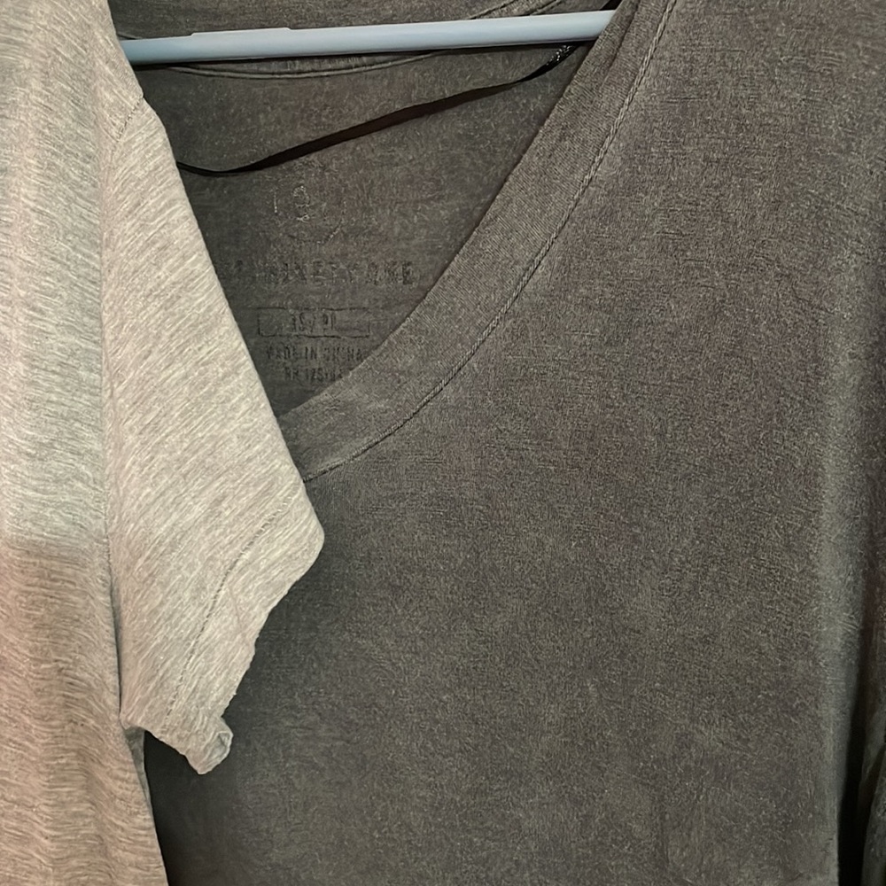 Set of 3 Ninety One V-neck Tees - Picture 3 of 4